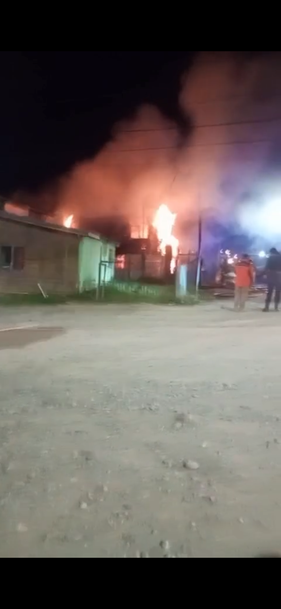 Incendio y explosión de garrafa en una vivienda de Bariloche: una mujer fue hospitalizada