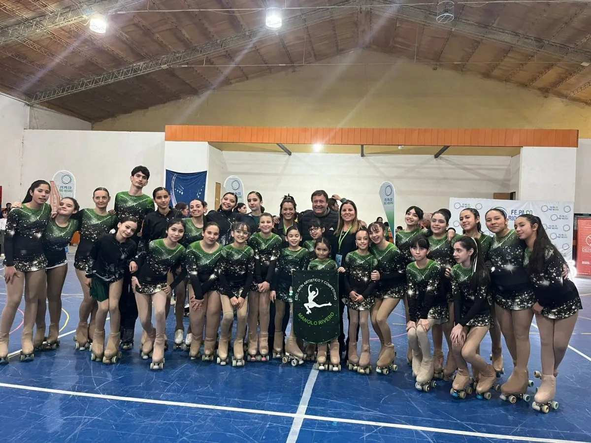 35 patinadoras de la Asociación Manolo Rivero participaron en el Provincial de Villa Regina