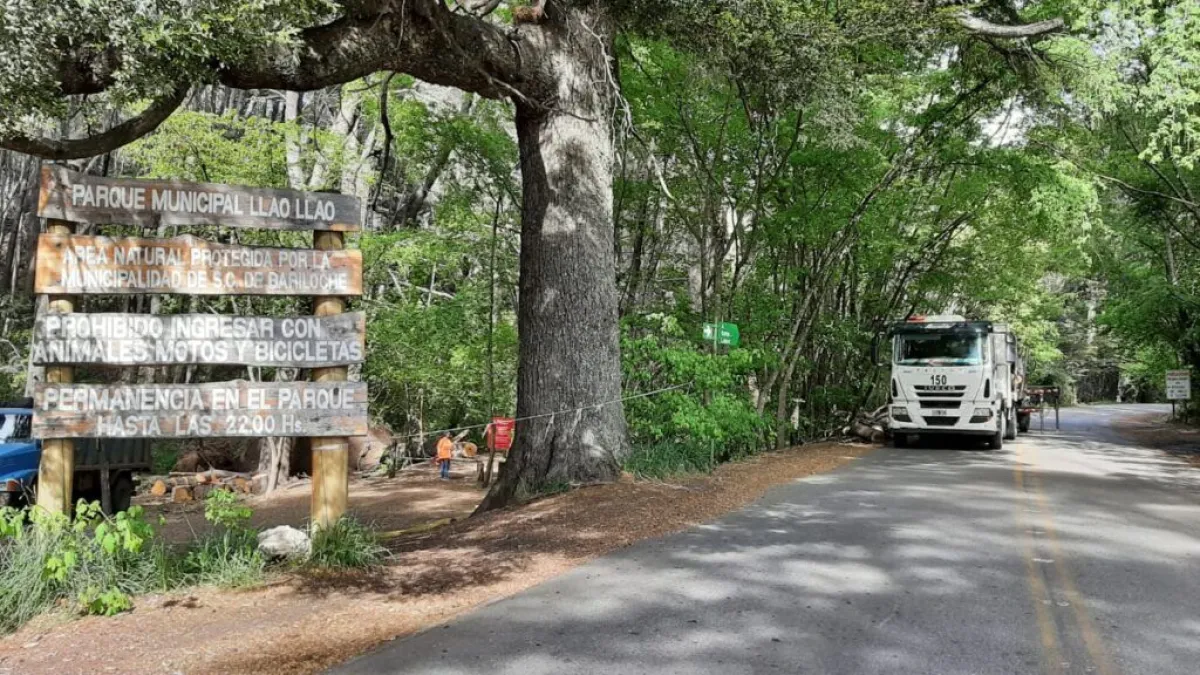 Alertan sobre condiciones resbaladizas en los senderos del Parque Municipal Llao Llao