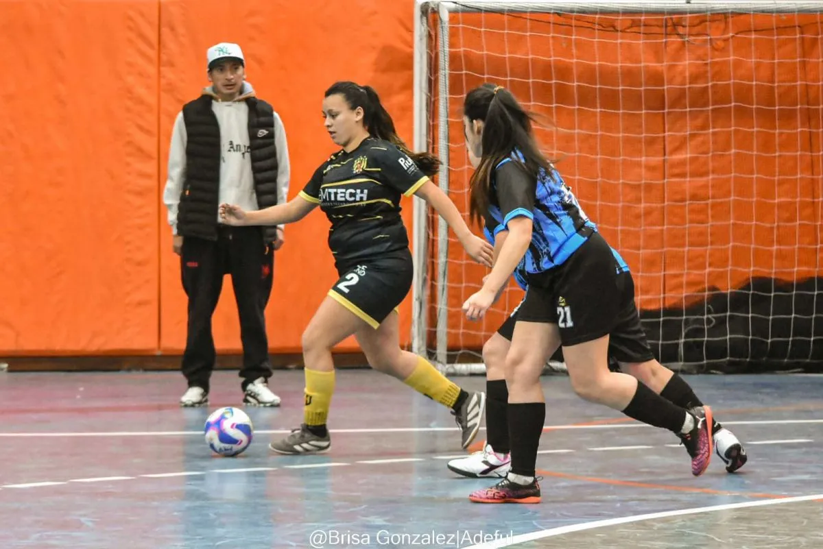 Arrancó el Torneo "Alejandro Ángel" de futsal femenino en ADEFUL con debut de las campeonas