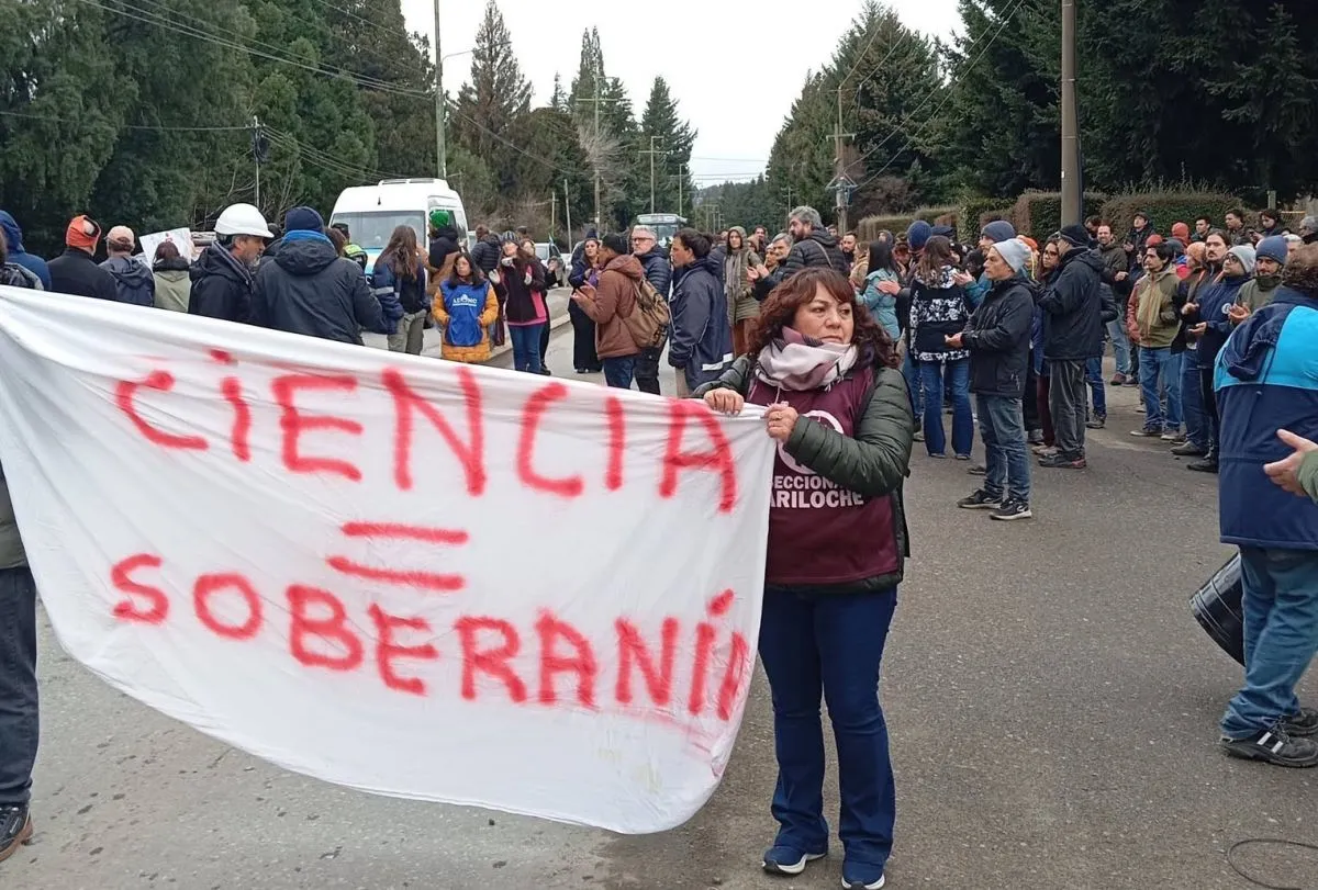 ATE ocupa la sede central de la CNEA tras confirmarse despidos de casi 100 trabajadores