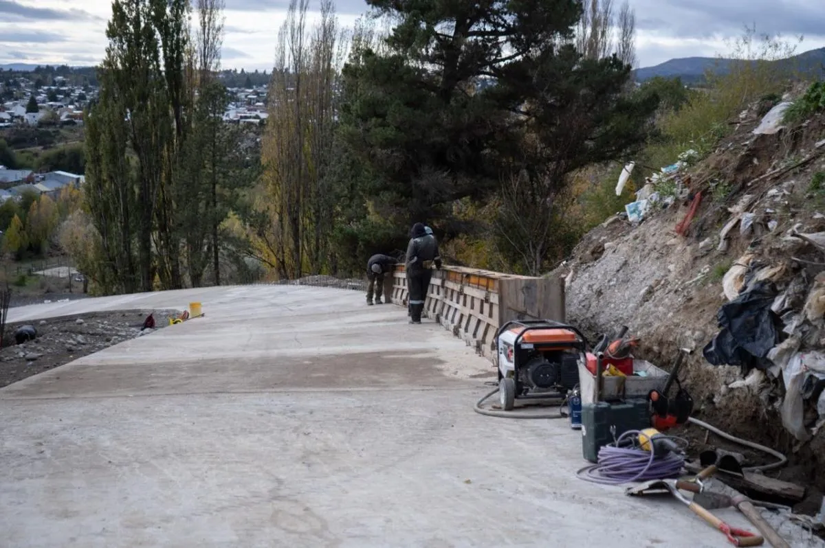 Barda del Ñireco: aseguran que la obra avanza sin riesgo para los vecinos