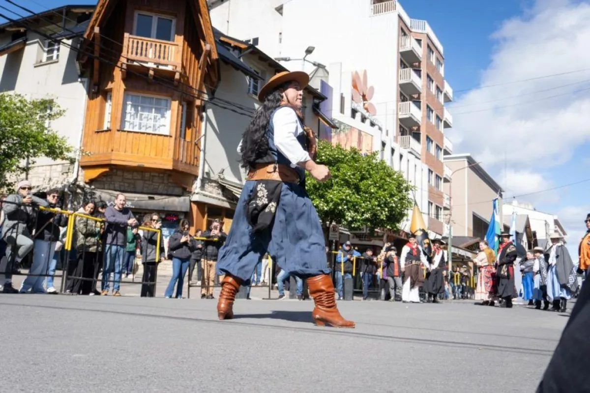 Bariloche celebrará el 25 de Mayo con acto oficial, desfile y locro popular en el Centro Cívico