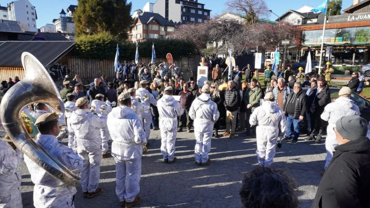 Bariloche conmemoró el Día Nacional de la Libertad Latinoamericana con un homenaje a Güemes