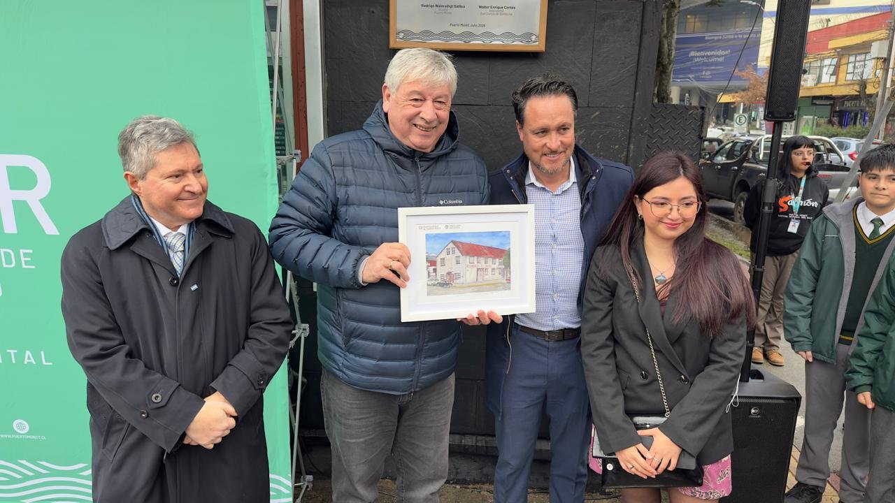 Bariloche y Puerto Montt homenajearon a Carlos Wiederhold con una placa en su histórica casa chilena