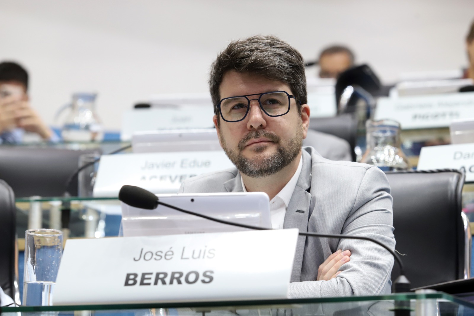 Berros criticó a Weretilneck por gestionar "a través de las redes" y lo calificó de "tiktoker"