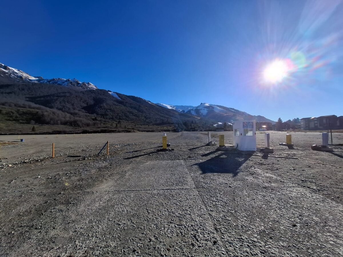 Catedral cobrará estacionamiento en playón Valle pero mantendrá el 50% gratuito