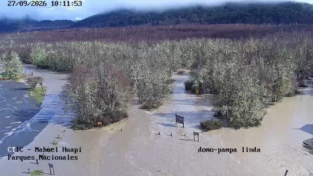 Cerró el circuito a Cerro Tronador por inundaciones en Pampa Linda tras la crecida del río Manso