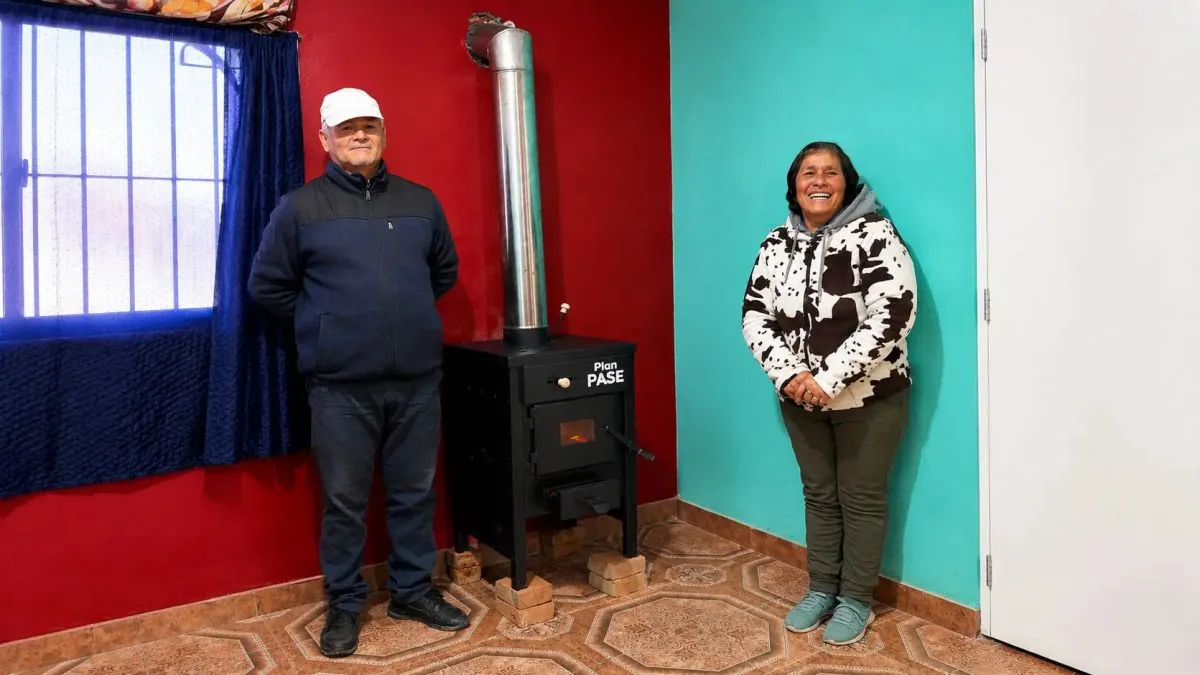 Comenzaron a instalar estufas eficientes en el barrio Alún Ruca dentro de un programa provincial