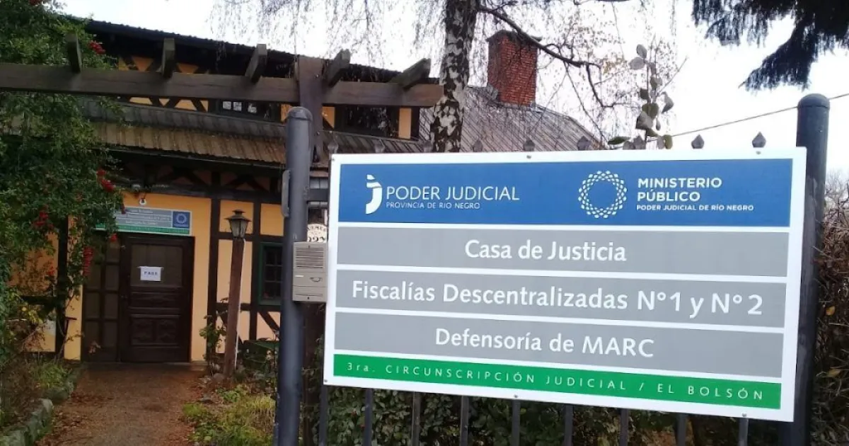Condenan a Banco Galicia por debitar en pesos un resumen ya pagado en dólares por una clienta de El Bolsón