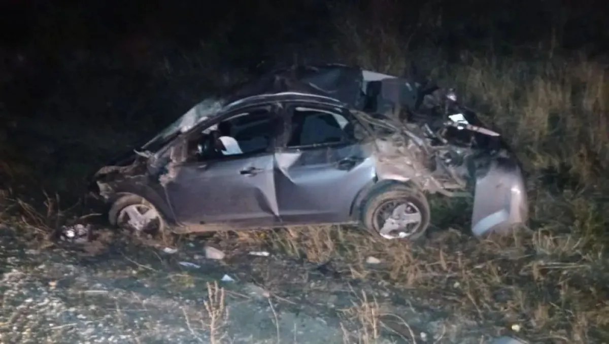 Conductor con 1,59 g/l de alcohol volcó en la Ruta 40 entre Bariloche y Dina Huapi