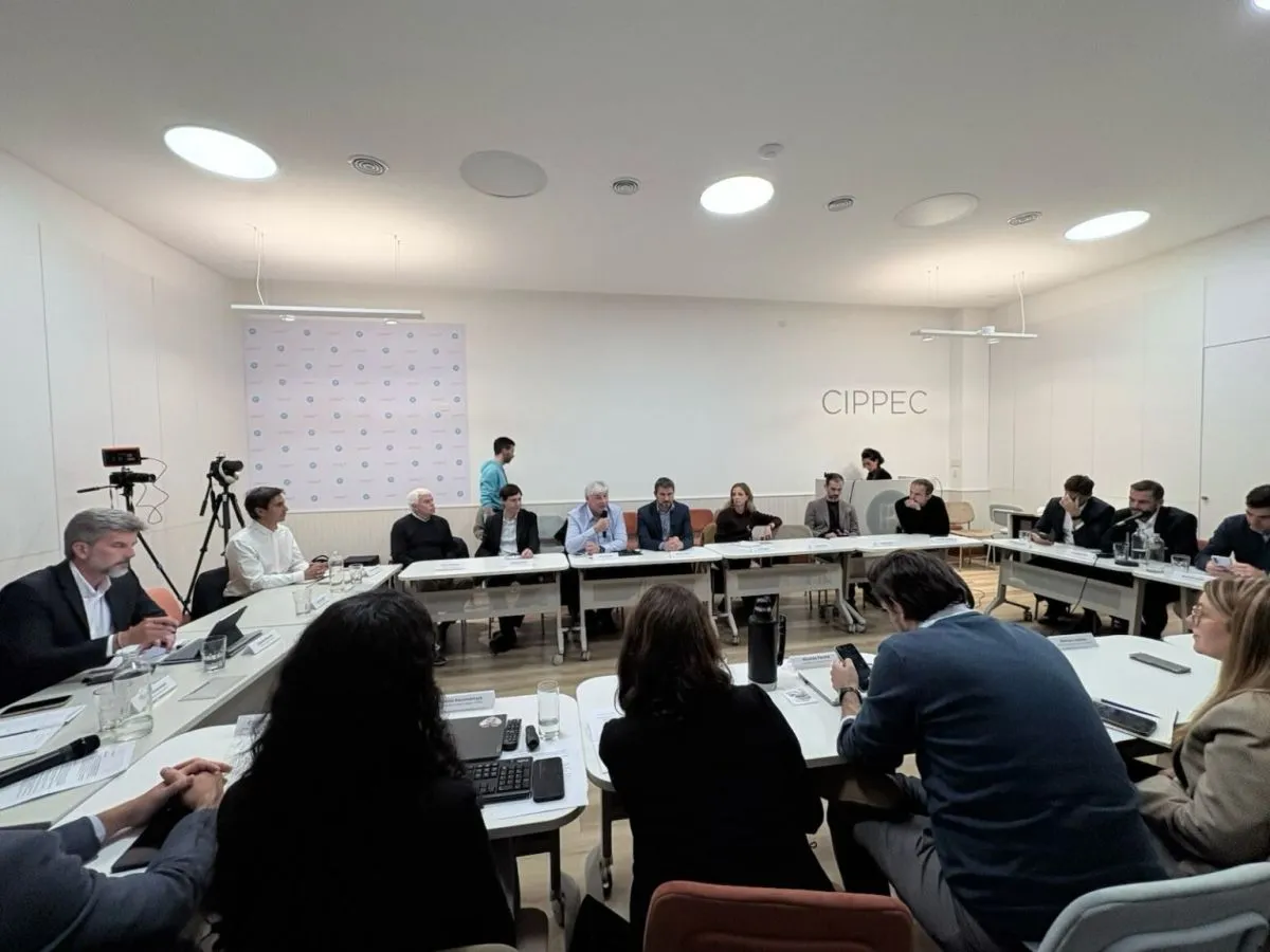 Cortés expuso en CIPPEC los desafíos del crecimiento urbano y económico de Bariloche