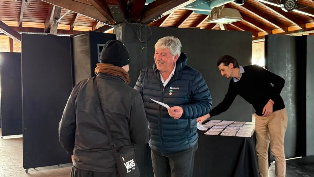 Cortés impulsa reforma de la Carta Orgánica con ojo en 2027: menos concejales, más restricciones y alianza con Weretilneck
