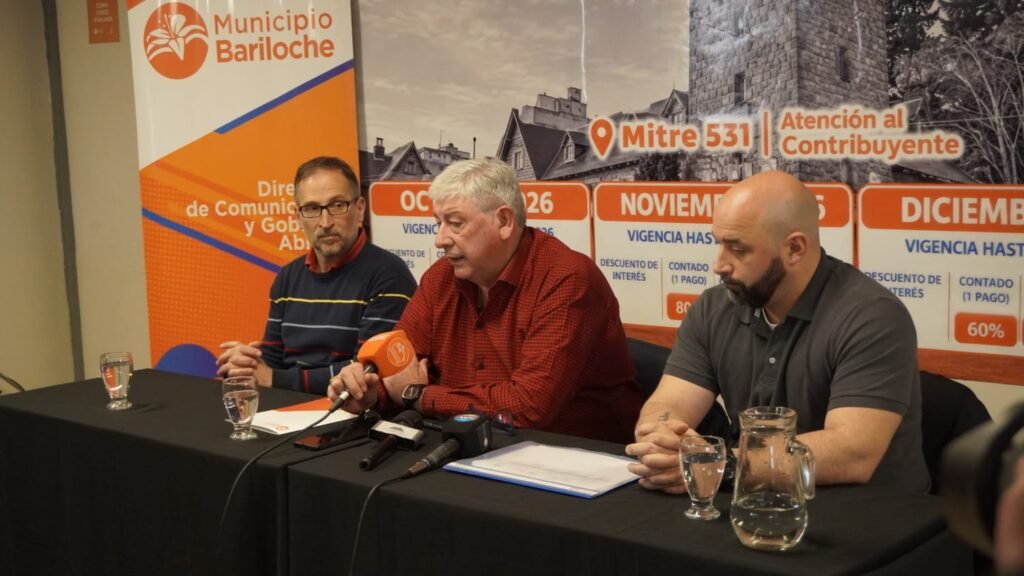 Cortés lanzó una moratoria municipal con el 40% de los contribuyentes en deuda y criticó a empleados que "no trabajan"