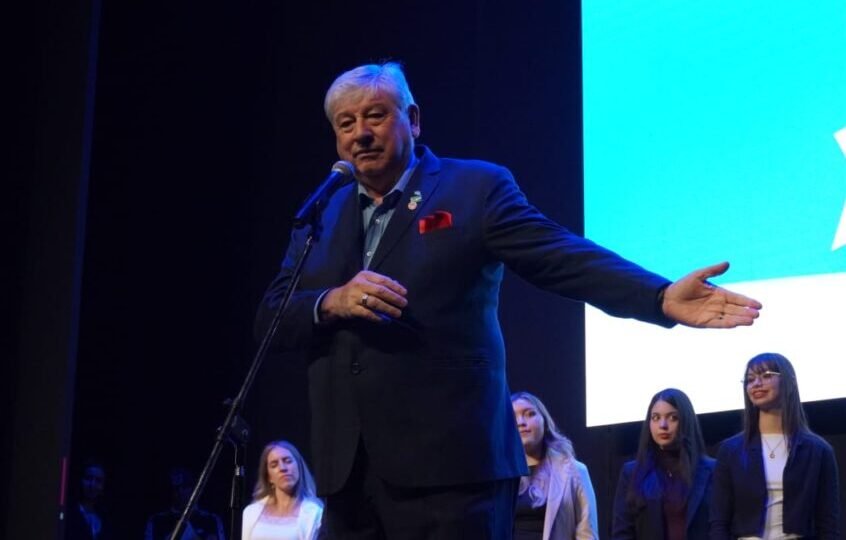 Cortés reclamó fondos a Nación, criticó el estado de la Aduana y acusó a Catedral de "apatía" con los barilochenses