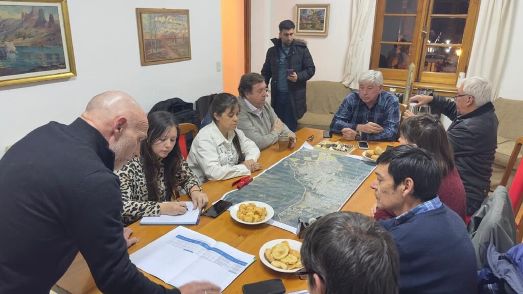 Cortés y Weretilneck analizaron los problemas de los barrios del sur pero sin anuncios de obras