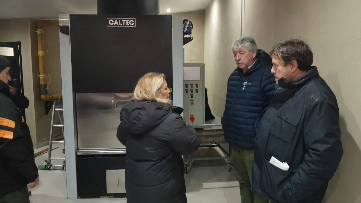 Cortés y Weretilneck supervisaron las obras de modernización del Cementerio Municipal