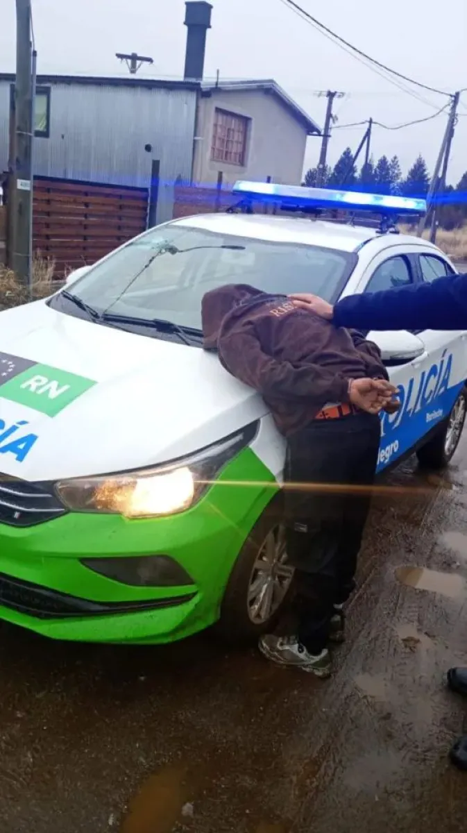 Detienen a dos hombres tras intentar robar una vivienda en la zona Este