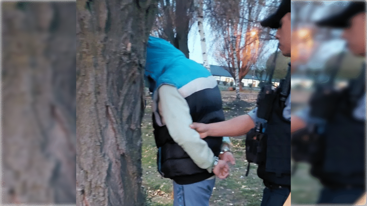 Detuvieron a un hombre armado tras una discusión con su pareja en una plaza céntrica