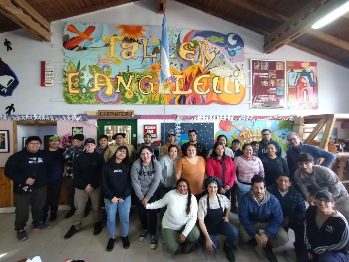 Dieciocho jóvenes de Pilcaniyeu se recibieron en oficios del Taller Angelelli