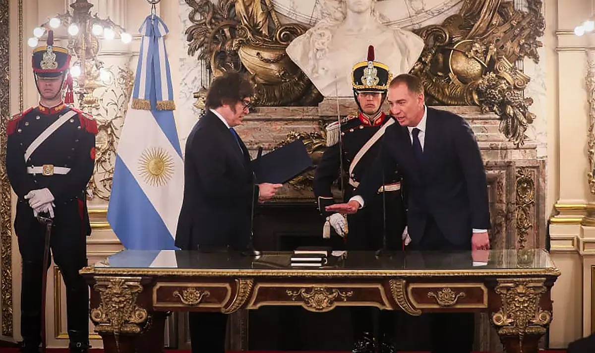 Diego Santilli asumió como jefe de Gabinete con el respaldo de 14 gobernadores, incluido Weretilneck
