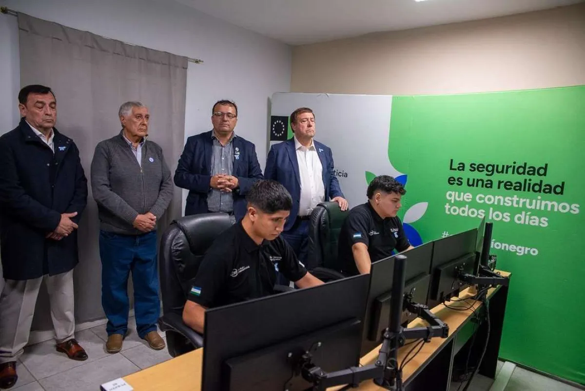 Dina Huapi inauguró su nuevo centro de monitoreo integrado al sistema provincial de seguridad