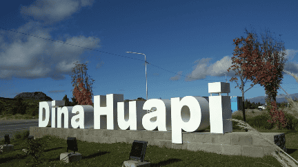 Dina Huapi lanza concurso para diseñar su primera bandera oficial en el 40° aniversario de la ciudad