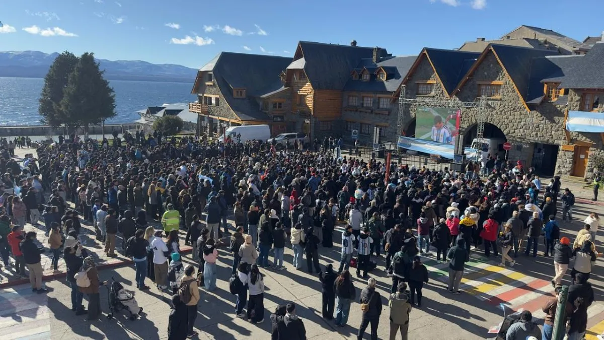 El Centro Cívico se llenó para ver a la Selección Argentina en pantalla gigante
