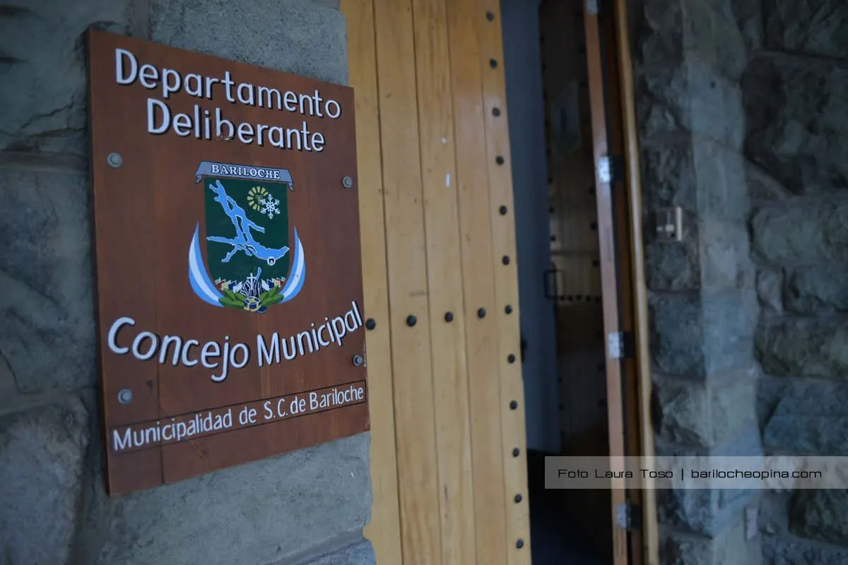 El Concejo Municipal reconoció el libro "Detrás de la Postal" y la campaña "Un Ladrillo Solidario" del Hogar Emaús
