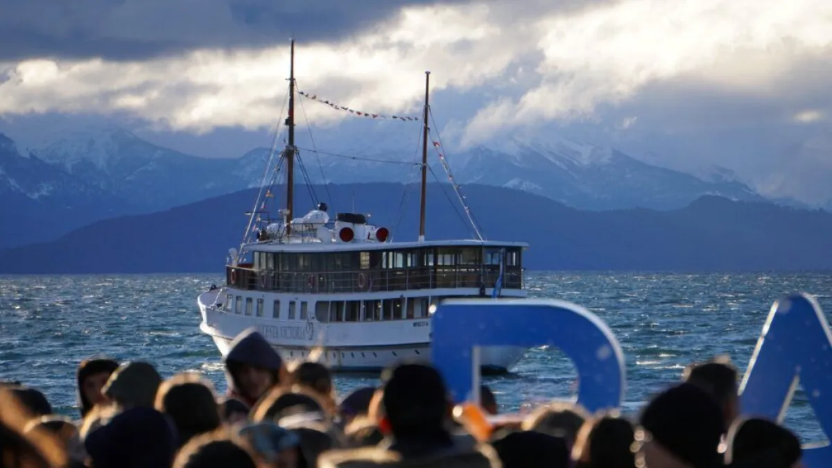 El Desfile Náutico volvió a regalar postales únicas en el Nahuel Huapi
