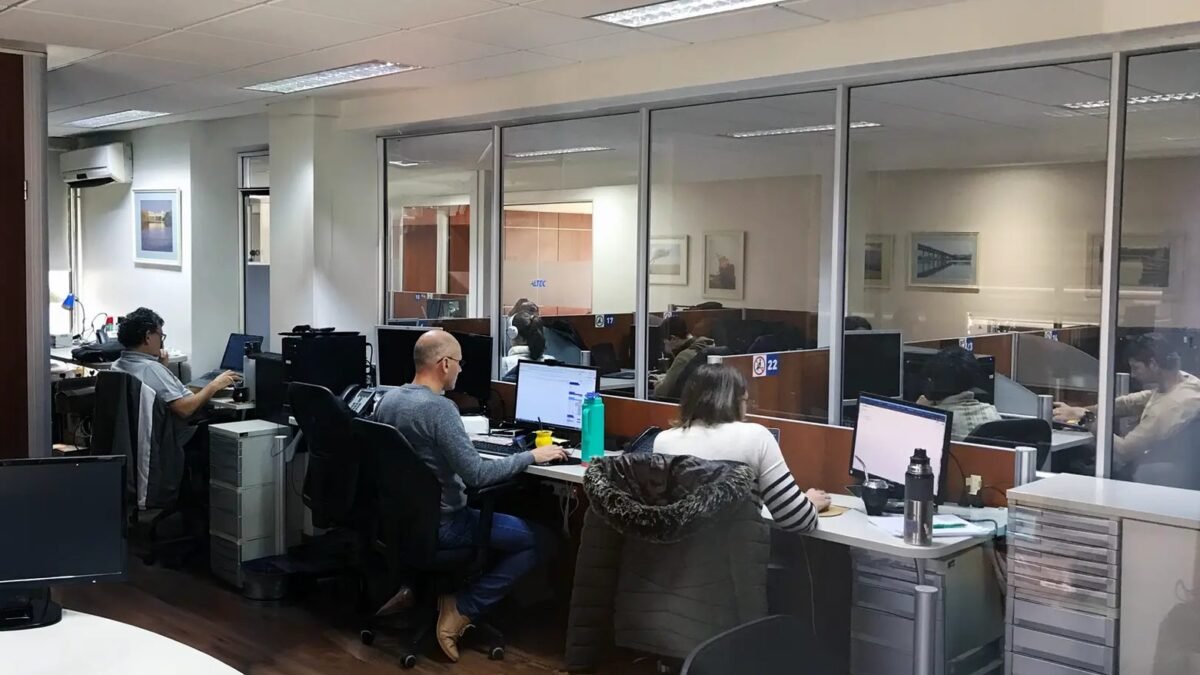 El Gobierno provincial denunció una filtración de datos reservados y la Justicia secuestró un equipo informático
