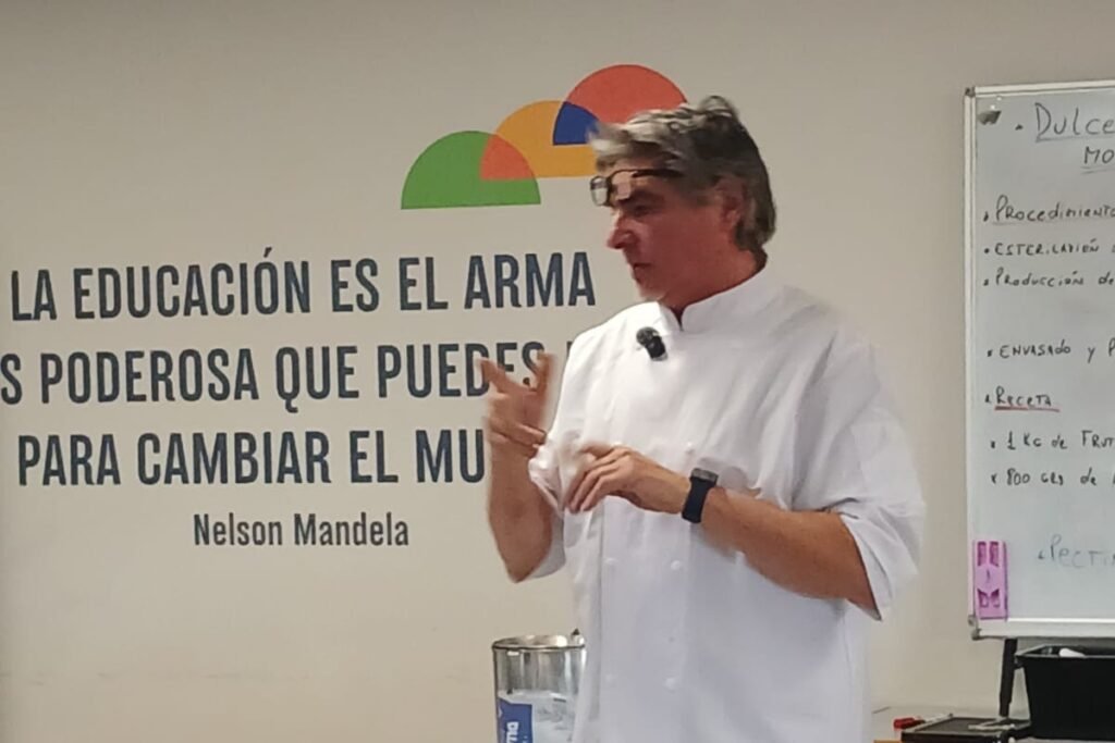 El Mercado Comunitario organizará una masterclass gratuita de guiso de capón este viernes