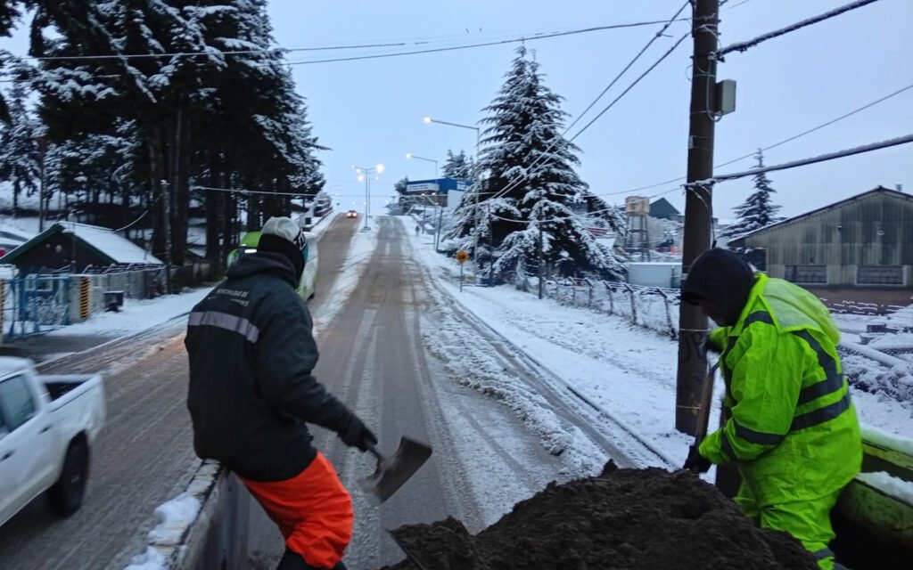 El Municipio aguarda condiciones favorables para reparar calles de tierra afectadas por lluvias y nevadas