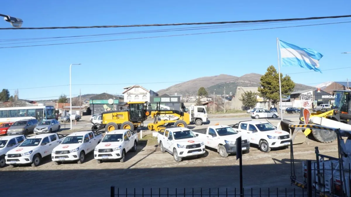 El Municipio incorporó nuevas máquinas y camionetas con fondos propios