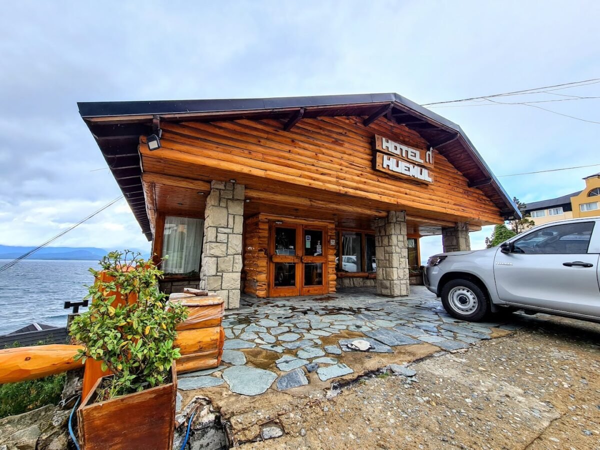 El propietario del Hotel Huemul confirmó que intentará reconstruir el establecimiento tras el incendio