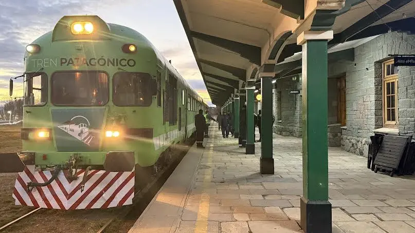 El Tren Expreso Rionegrino reanudó el servicio entre Jacobacci y Bariloche tras reparación integral