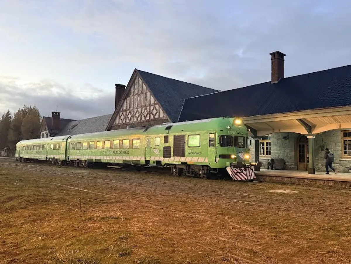 El Tren Expreso Rionegrino retomó el servicio entre Jacobacci y Bariloche tras renovación integral