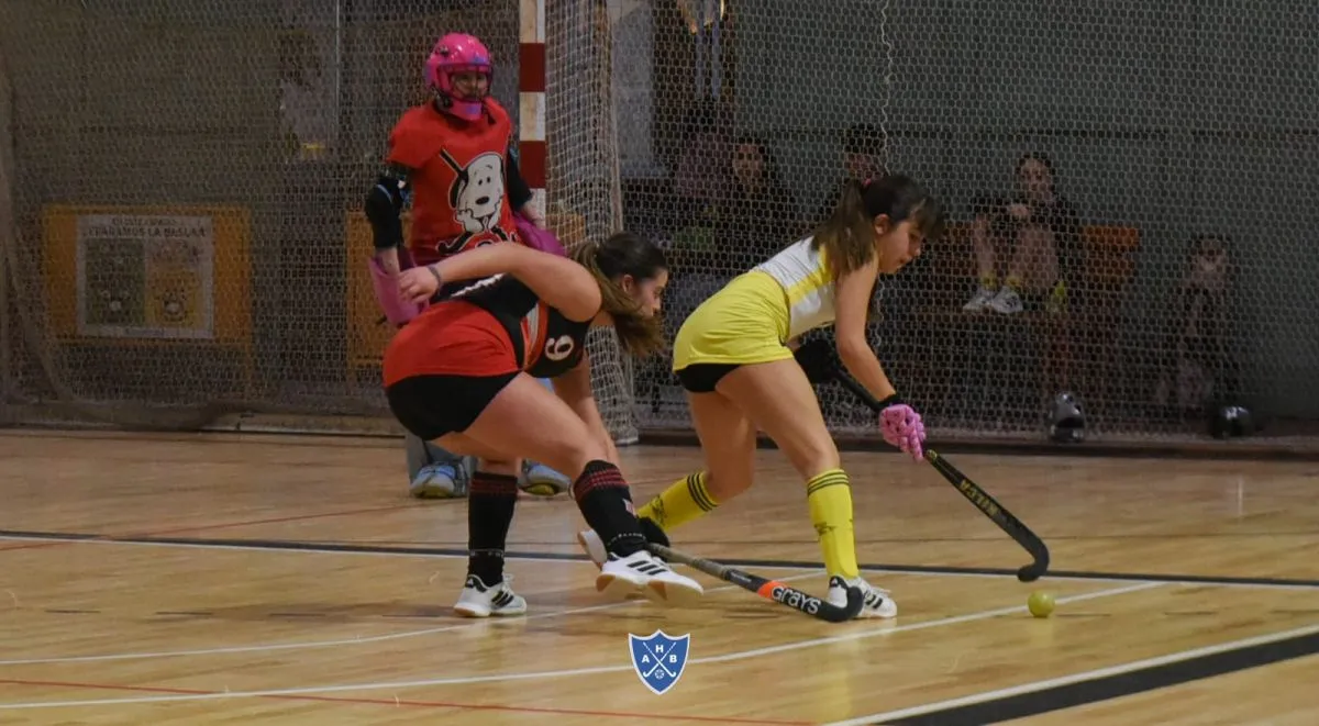 Fin de semana intenso para el hockey barilochense con Liga B femenina, Menores y Copa Bariloche