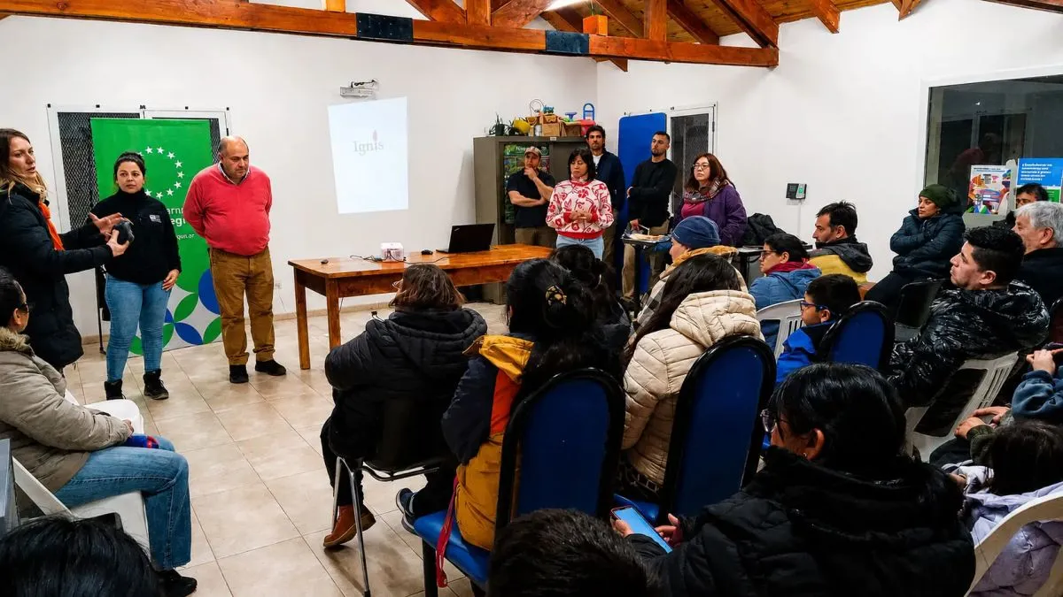 Gobierno provincial lanza prueba piloto de calefacción eficiente en el barrio Alún Ruca