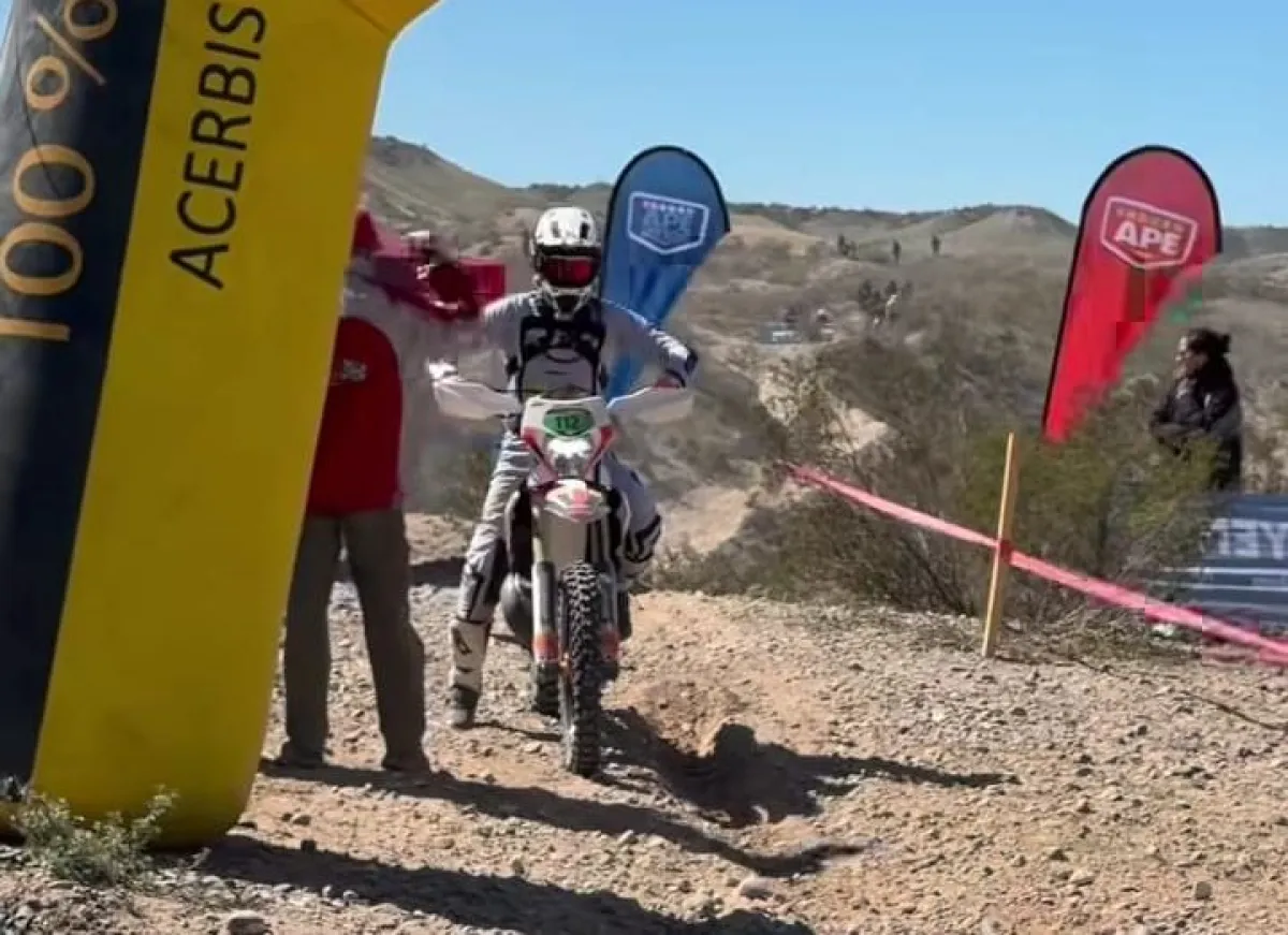 Gran actuación de pilotos barilochenses en la octava fecha del Enduro APE en Cinco Saltos