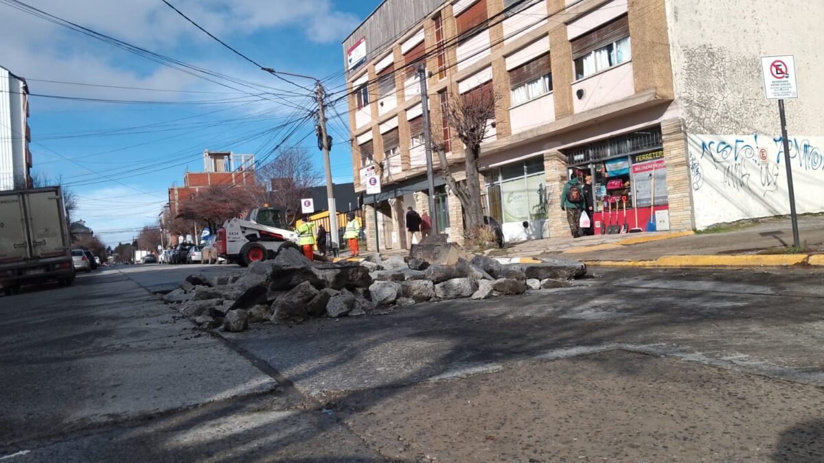 Hundimiento en la calzada provocó el cierre total de Vicealmirante O'Connor