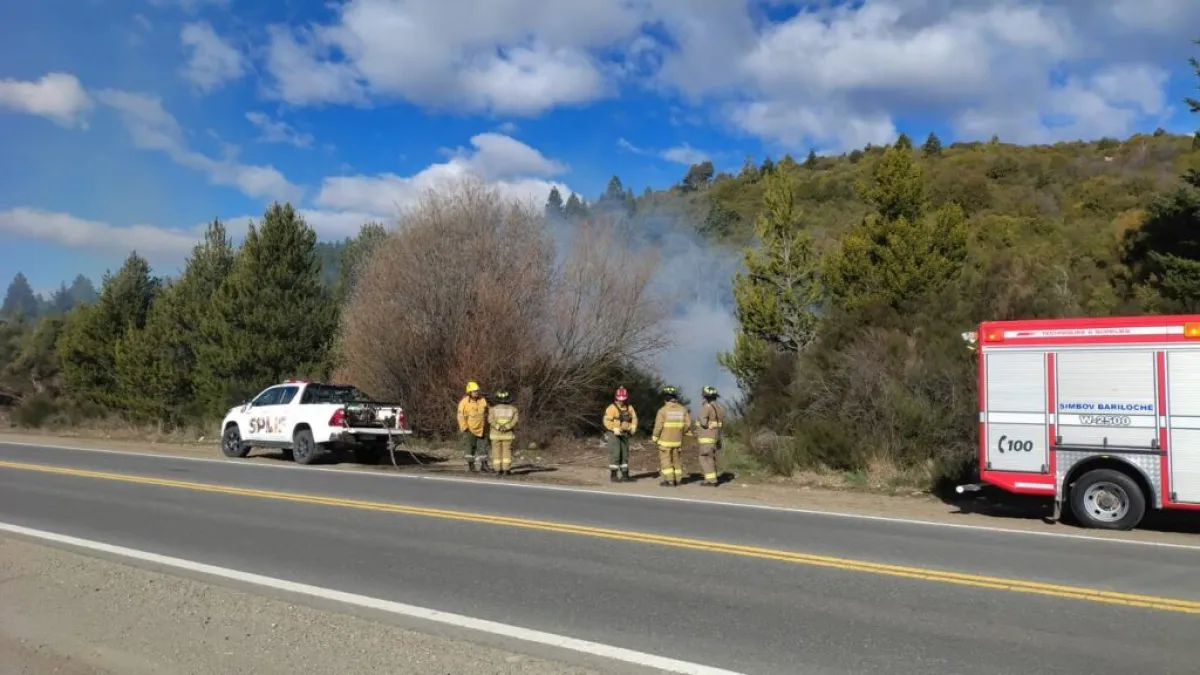 Incendio en un microbasural clandestino requirió la intervención de múltiples organismos