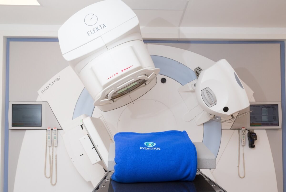 Intecnus incorporó radiocirugía estereotáxica para tratar lesiones intracraneales