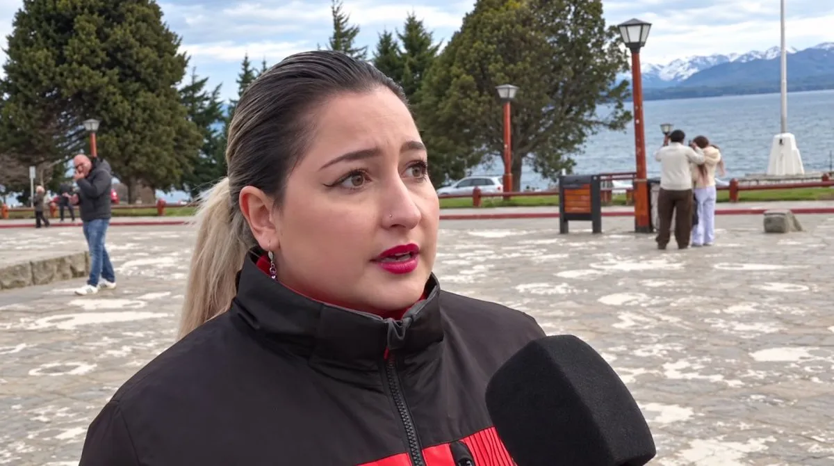 Intensifican el retiro de residuos forestales en barrios de Bariloche de cara al verano