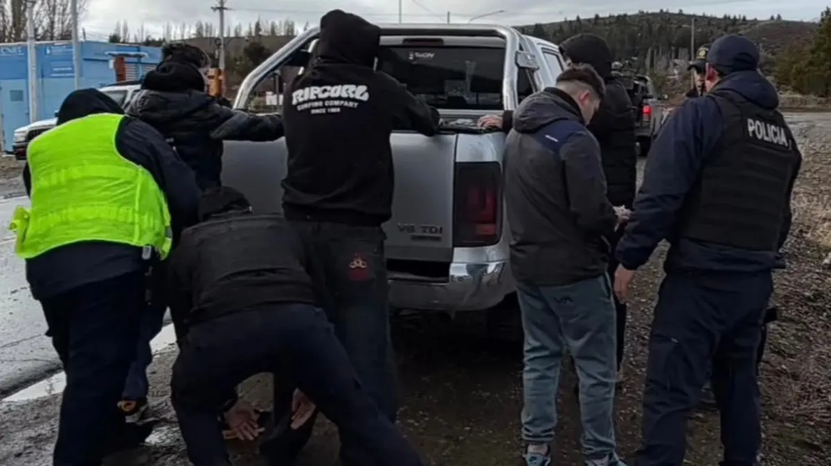 Interceptaron en Dina Huapi una camioneta buscada por robos con inhibidores de alarmas