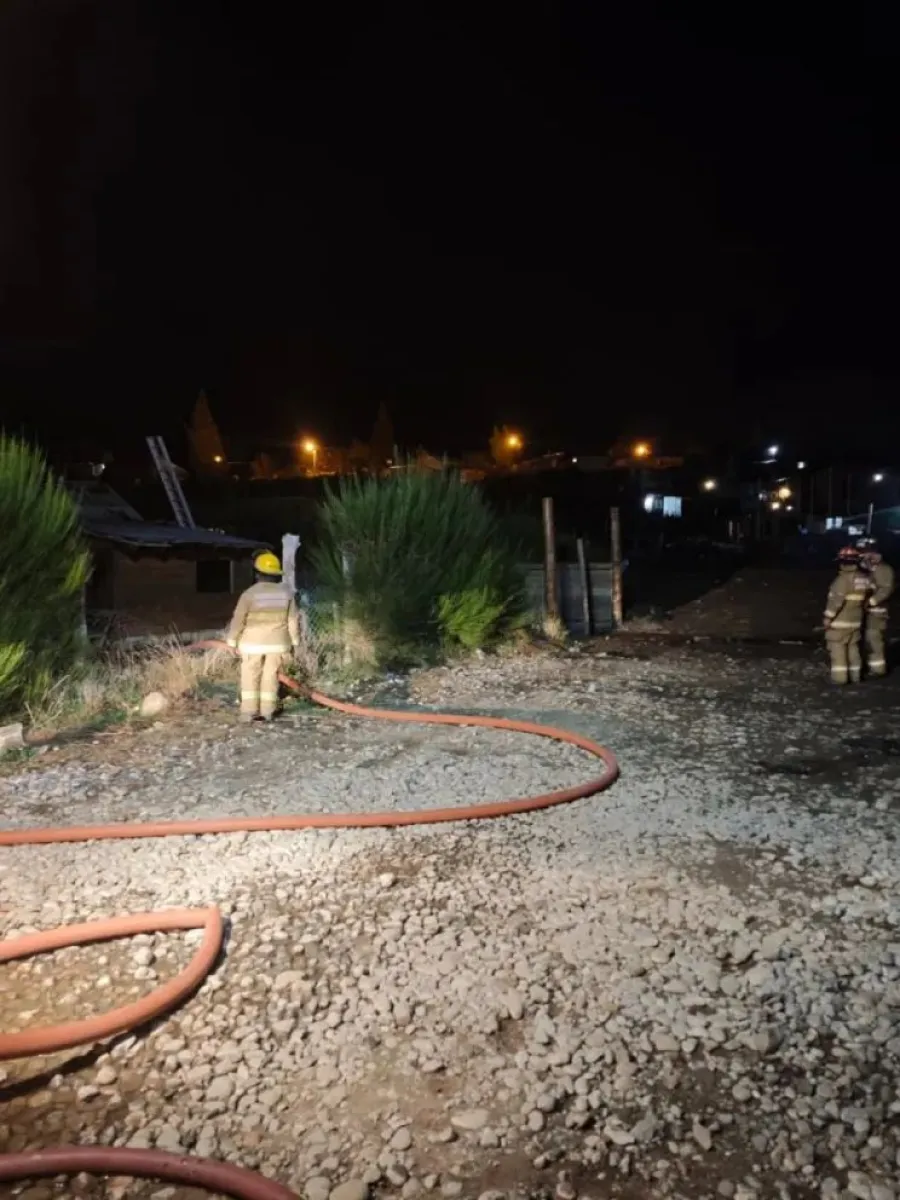 Investigan posible origen intencional de incendio en vivienda del barrio 2 de Abril