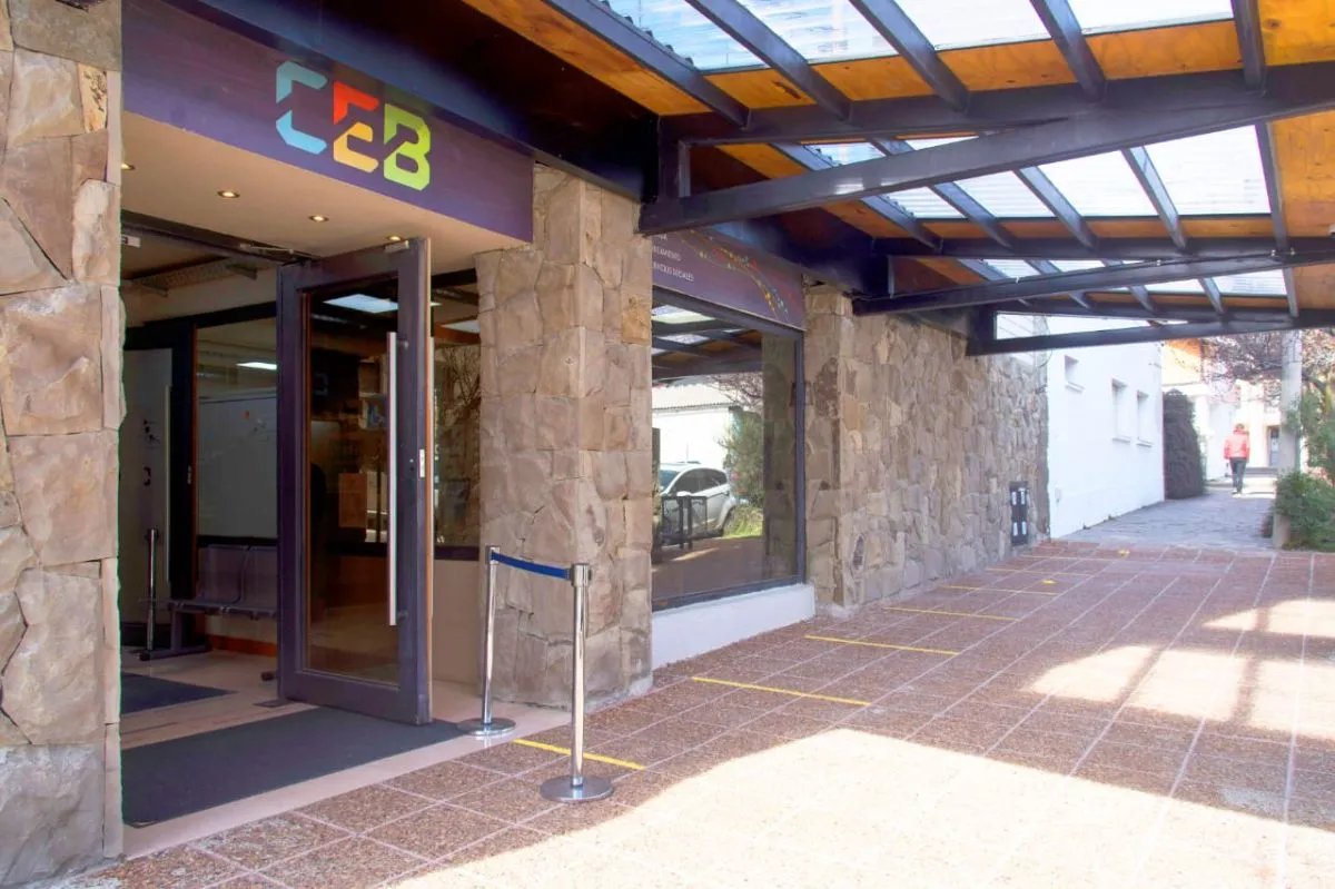 La CEB aclaró que continúa a cargo del alumbrado público de Bariloche