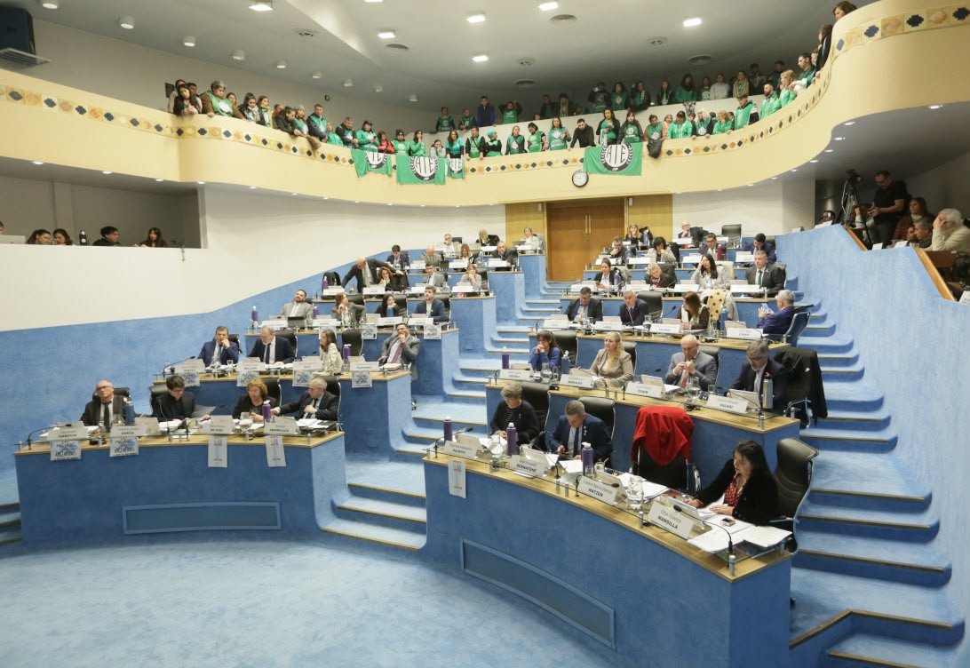La Legislatura aprobó una ley que otorga puntos adicionales a docentes formados en Río Negro