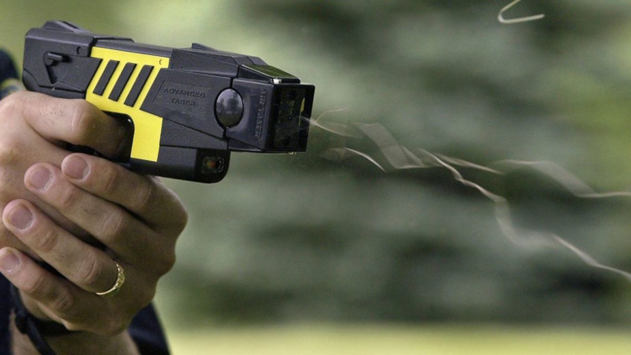 La Legislatura rionegrina aprobó por mayoría el uso de pistolas Taser para la Policía provincial