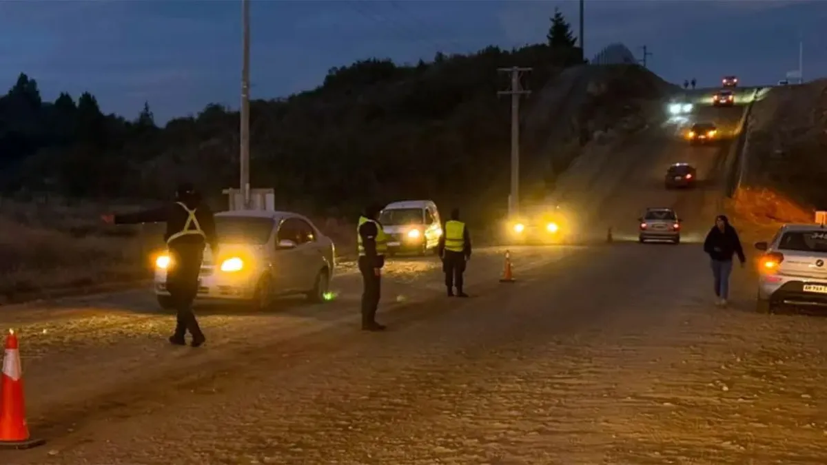 La Policía desplegó un masivo operativo de seguridad en múltiples barrios de Bariloche